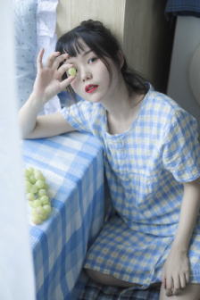 打烊后仅剩两个人的沙龙活动